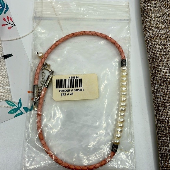 Vintage Pearl & Sterling Silver Pink Genuine Leather Necklace 16" Adjustable - Picture 10 of 11